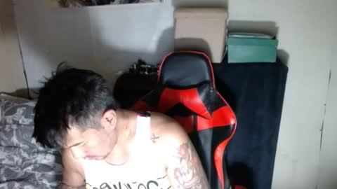 Snapshot of hothunkybear23 chatting on 03/17/26, 04:17 Khel online show from 03/17/26, 04:17