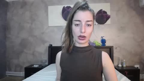 Snapshot of hotilia18 chatting on 02/11/26, 10:09 Lia online show from 02/11/26, 10:09