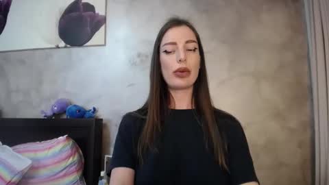 Snapshot of hotilia18 chatting on 03/01/26, 10:45 Lia online show from 03/01/26, 10:45