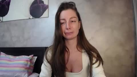 Snapshot of hotilia18 chatting on 03/05/26, 04:47 Lia online show from 03/05/26, 04:47