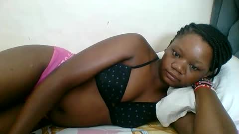 Snapshot of hotjeylee chatting on 05/20/26, 12:06 LOYCE online show from 05/20/26, 12:06