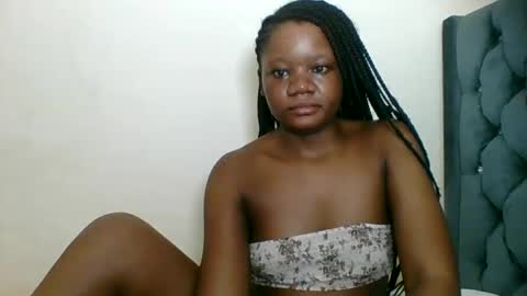 Snapshot of hotjeylee chatting on 05/24/26, 11:54 LOYCE online show from 05/24/26, 11:54