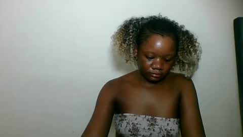Snapshot of hotjeylee chatting on 06/08/26, 01:28 LOYCE online show from 06/08/26, 01:28