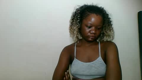 Snapshot of hotjeylee chatting on 06/10/26, 02:01 LOYCE online show from 06/10/26, 02:01