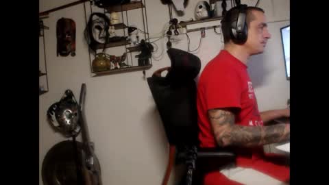 Snapshot of hotkinkytat chatting on 02/16/25, 12:30 hotkinkytat online show from 02/16/25, 12:30