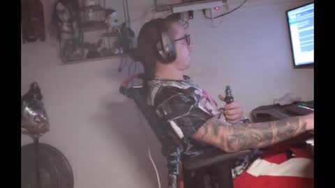 Snapshot of hotkinkytat chatting on 01/12/26, 05:18 hotkinkytat online show from 01/12/26, 05:18