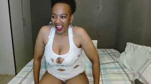 hotlilya online show from 09/25/25, 12:42