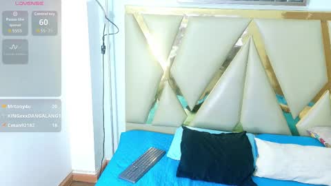 Snapshot of hotlittlechill chatting on 10/27/25, 07:51 hotlittlechill online show from 10/27/25, 07:51