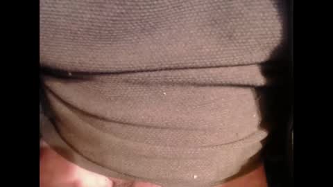 Snapshot of hotlux_54 chatting on 12/27/24, 06:20 hotlux_54 online show from 12/27/24, 06:20