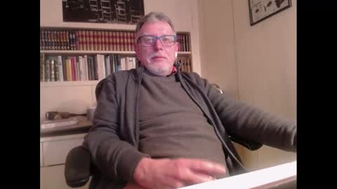 Snapshot of hotlux_54 chatting on 12/28/24, 12:26 hotlux_54 online show from 12/28/24, 12:26