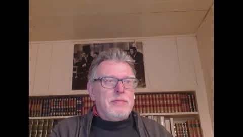 Snapshot of hotlux_54 chatting on 02/15/25, 05:28 hotlux_54 online show from 02/15/25, 05:28