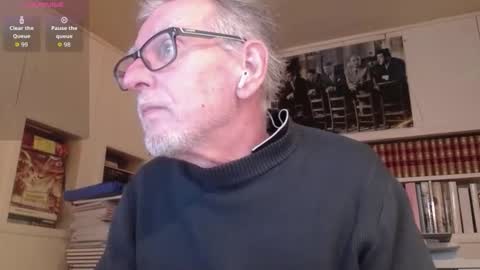 Snapshot of hotlux_54 chatting on 01/17/26, 05:49 hotlux_54 online show from 01/17/26, 05:49