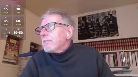 Snapshot of hotlux_54 chatting on 01/18/26, 04:11 hotlux_54 online show from 01/18/26, 04:11