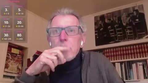 Snapshot of hotlux_54 chatting on 04/03/26, 07:01 hotlux_54 online show from 04/03/26, 07:01