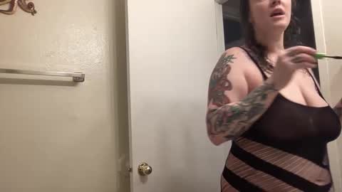 Snapshot of hotmama6666 chatting on 02/18/25, 11:41 Annabelle online show from 02/18/25, 11:41