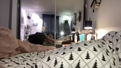 Snapshot of hotmama6666 chatting on 12/15/25, 11:53 Annabelle online show from 12/15/25, 11:53