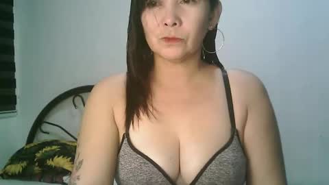 Snapshot of hotmamajen4u chatting on 03/23/26, 12:20 hotmamajen4u online show from 03/23/26, 12:20