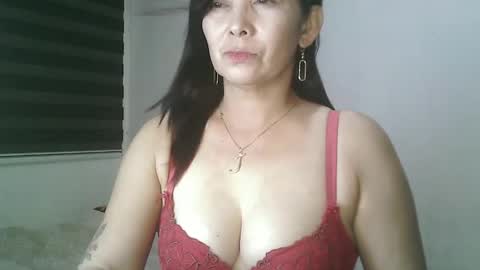 Snapshot of hotmamajen4u chatting on 04/21/26, 02:51 hotmamajen4u online show from 04/21/26, 02:51