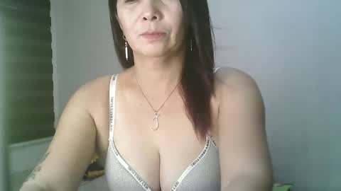 Snapshot of hotmamajen4u chatting on 05/04/26, 11:12 hotmamajen4u online show from 05/04/26, 11:12
