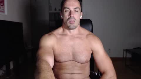 Snapshot of hotmanhotman93 chatting on 09/25/25, 08:12 Rick online show from 09/25/25, 08:12