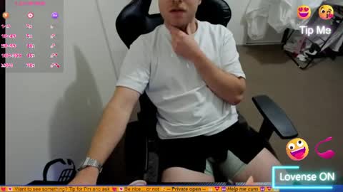 Snapshot of hotmelbguy20 chatting on 08/06/26, 05:48 Cum and play X online show from 08/06/26, 05:48