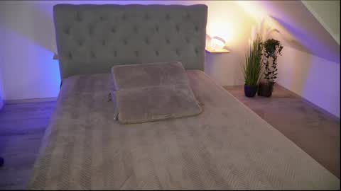 hotmilfbitch online show from 06/13/26, 08:40