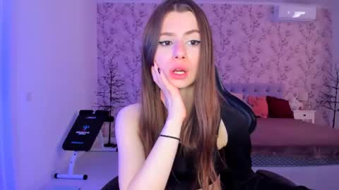 hotmolly_ online show from 06/10/26, 09:41