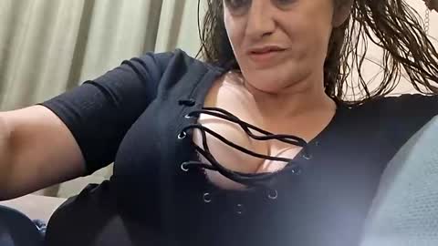 hotmom0610 online show from 04/05/26, 08:22