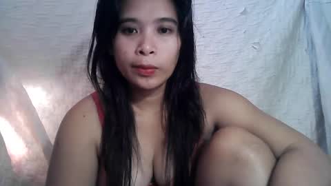 Snapshot of hotmompinay30 chatting on 03/15/26, 11:33 flor online show from 03/15/26, 11:33