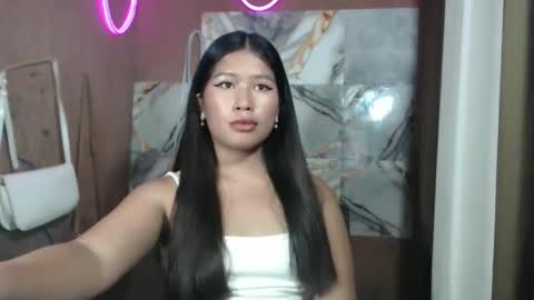 Snapshot of hotmorena_finger chatting on 05/15/26, 03:46 Analiza online show from 05/15/26, 03:46