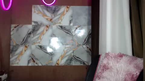 Snapshot of hotmorena_finger chatting on 05/19/26, 01:56 Analiza online show from 05/19/26, 01:56