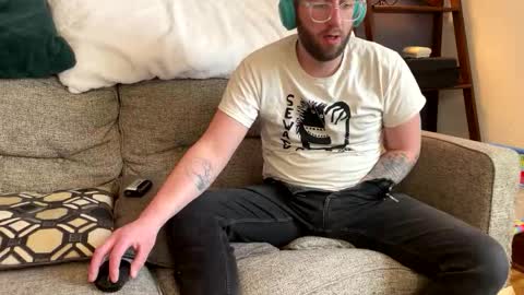 Snapshot of hotmplspunk chatting on 03/02/26, 08:37 Jared online show from 03/02/26, 08:37