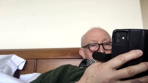 Snapshot of hotmuff99 chatting on 02/26/25, 04:24 hotmuff99 online show from 02/26/25, 04:24