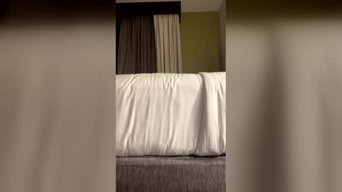 Snapshot of hotmuscle89 chatting on 03/22/26, 04:05 hotmuscle89 online show from 03/22/26, 04:05