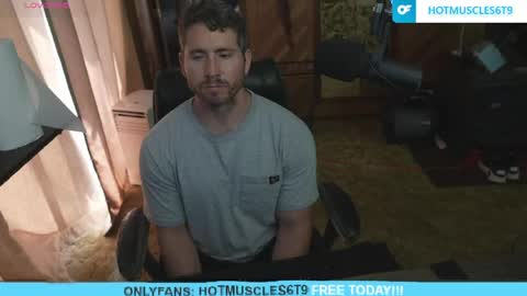 Snapshot of hotmuscles6t9 chatting on 05/11/26, 04:48 hotmuscles6t9 online show from 05/11/26, 04:48