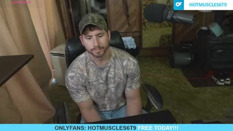 Snapshot of hotmuscles6t9 chatting on 05/12/26, 07:44 hotmuscles6t9 online show from 05/12/26, 07:44