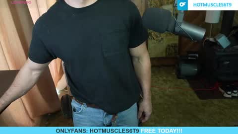 Snapshot of hotmuscles6t9 chatting on 05/16/26, 05:34 hotmuscles6t9 online show from 05/16/26, 05:34
