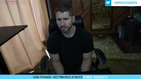 Snapshot of hotmuscles6t9 chatting on 06/15/26, 01:13 hotmuscles6t9 online show from 06/15/26, 01:13