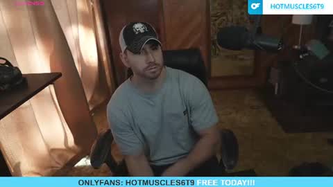 Snapshot of hotmuscles6t9 chatting on 06/18/26, 12:53 hotmuscles6t9 online show from 06/18/26, 12:53