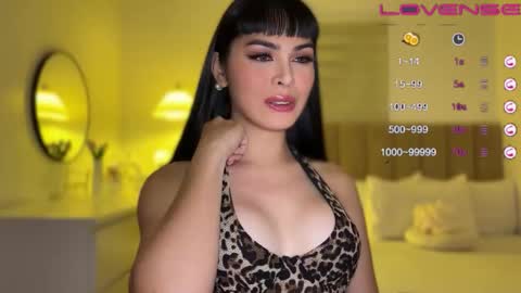 Snapshot of hotnessemerie chatting on 02/23/26, 12:02 hotnessemerie online show from 02/23/26, 12:02