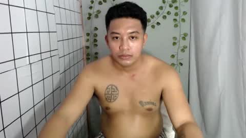 Snapshot of hotnielkhalifa chatting on 09/21/25, 06:37 neilkhalifa online show from 09/21/25, 06:37