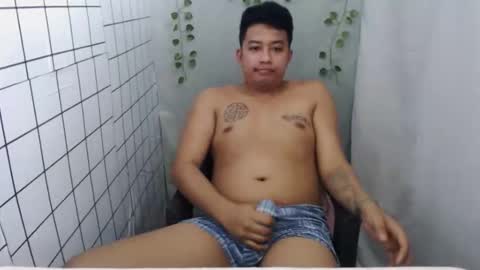 Snapshot of hotnielkhalifa chatting on 10/11/25, 04:55 neilkhalifa online show from 10/11/25, 04:55