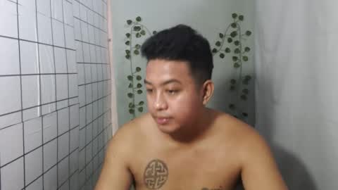 Snapshot of hotnielkhalifa chatting on 10/26/25, 06:36 neilkhalifa online show from 10/26/25, 06:36