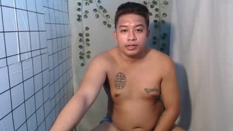 Snapshot of hotnielkhalifa chatting on 11/25/25, 04:40 neilkhalifa online show from 11/25/25, 04:40