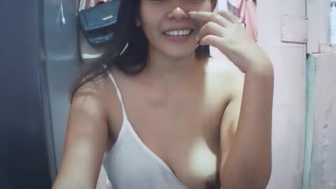 Snapshot of hotpink4u04 chatting on 11/11/25, 11:43 hotpink4u04 online show from 11/11/25, 11:43