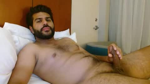 Snapshot of hotsexdude69 chatting on 10/28/25, 01:09 hotsexdude69 online show from 10/28/25, 01:09
