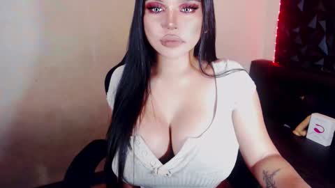 Snapshot of hotsexyhugetrans chatting on 12/21/24, 03:20 Marga Avery online show from 12/21/24, 03:20