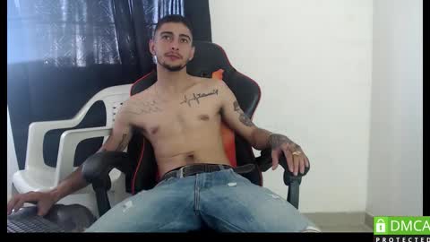 Snapshot of hotsteel420 chatting on 11/18/25, 01:37 hotsteel420 online show from 11/18/25, 01:37