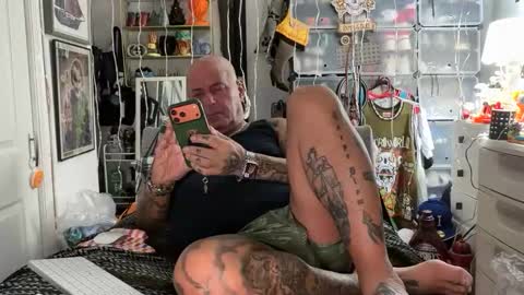 hotstuff775616 online show from 11/19/25, 02:22