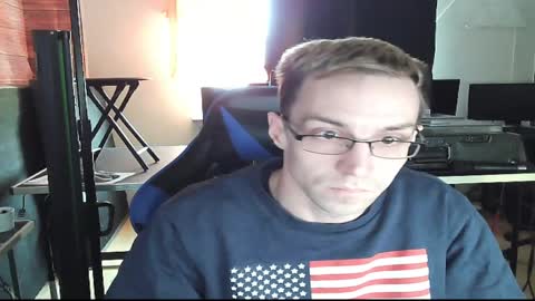 Snapshot of hotsummerboy89 chatting on 02/09/25, 02:18 hotsummerboy89 online show from 02/09/25, 02:18